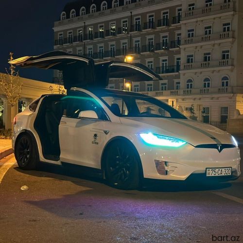 Tesla Model X: 9.4 l | 2018 il