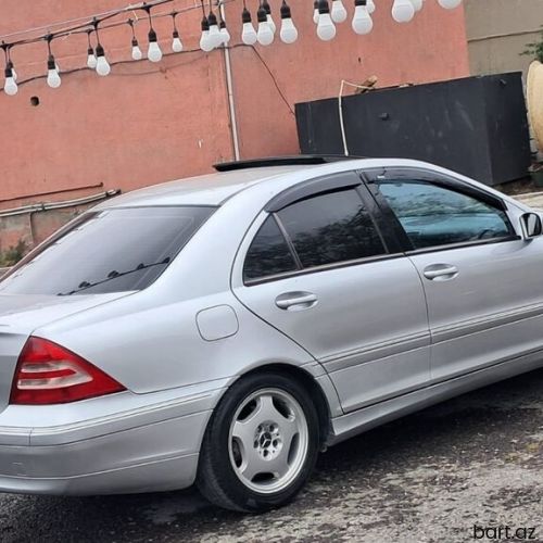 Mercedes-Benz C 240: 2.6 l | 2000 il