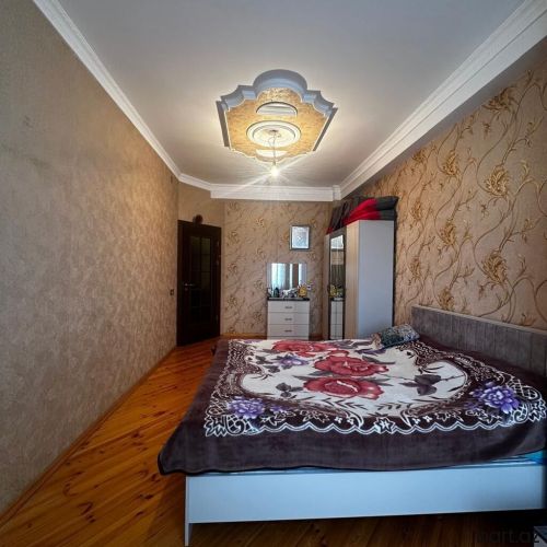 Masazir qəs-də 2 otaqli mənzil satilir.