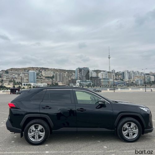Toyota RAV4: 2 l | 2023 il